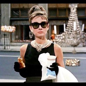 Meet your Posher, Elise